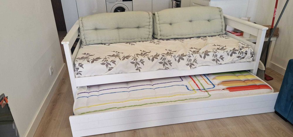Sofá-cama com dois colchões