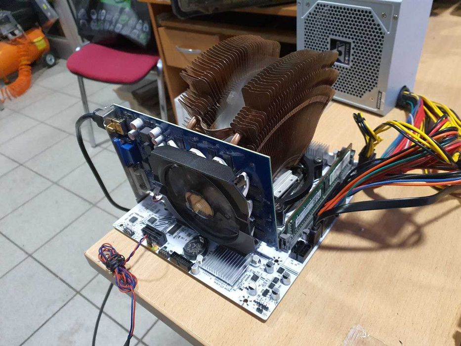 Матер плата s2011v4 X99 с 24-х поточн E5-2680v4, 16 Гб DDR4 .