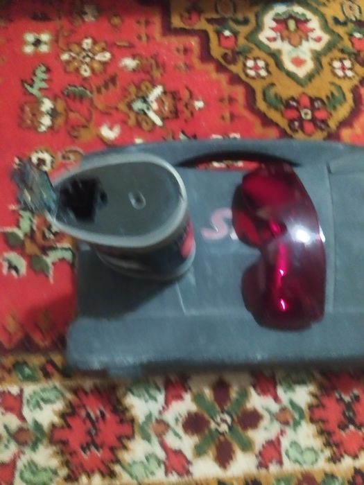 Продам лазерний рівень .