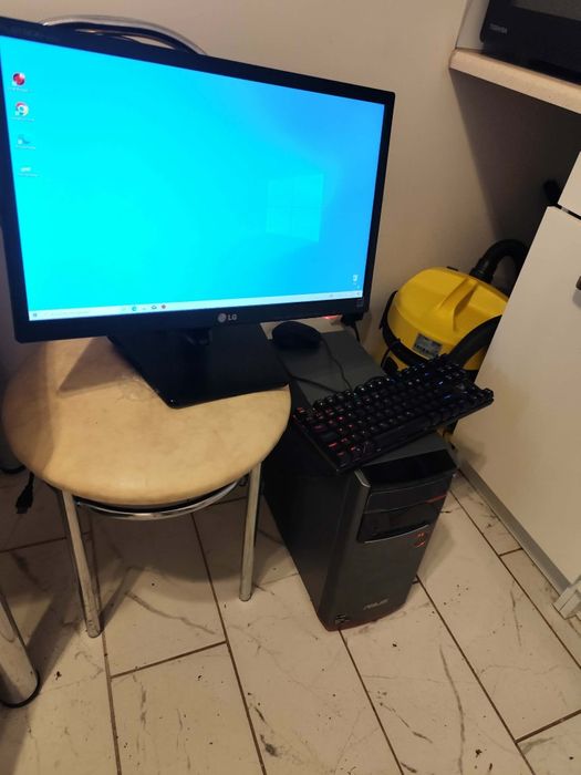 Zeataw komputerowy do gierek