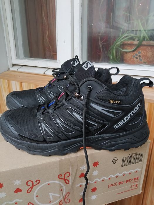Продам чоловічі зимові кросівки Salomon
