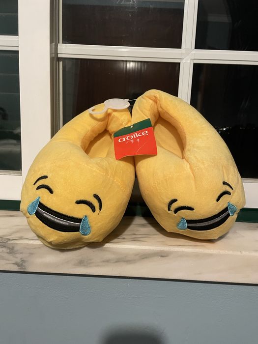 Pantufas emoji novas