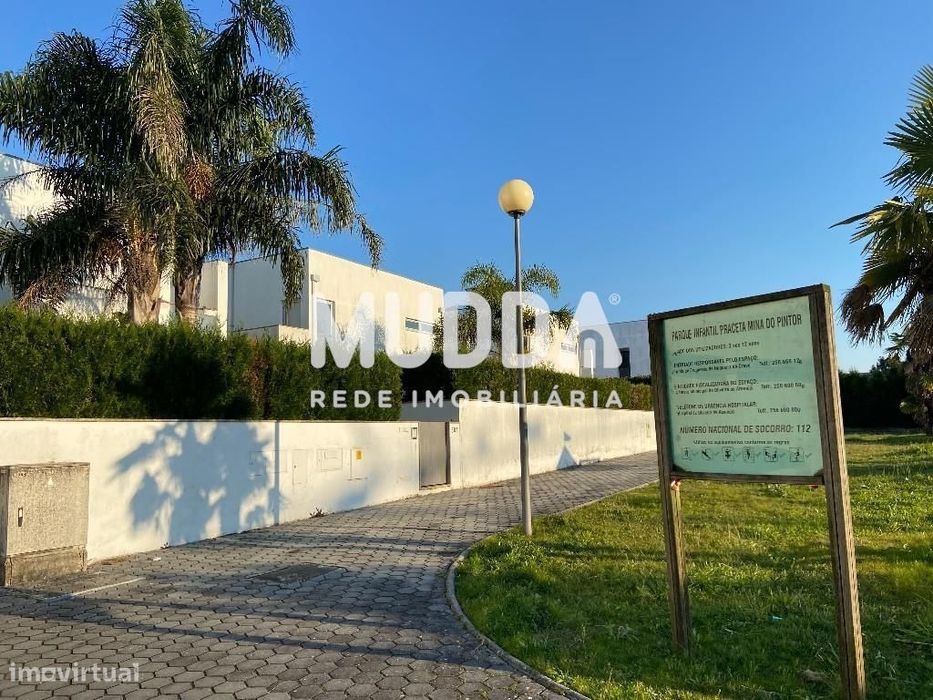 Terreno de 759 m2 para Construção