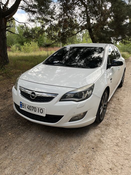 Opel astra j 2011