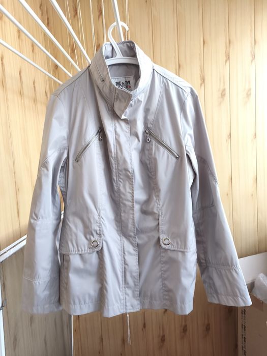 Жіноча демісезонна курточка