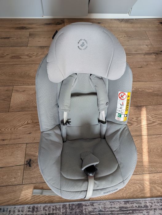 Maxi Cosi Pearl Pro 2 + baza isofix FAMILY FIX 3