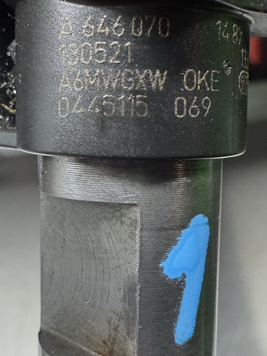 Форсунки 0445115069, 0445115033. Форсунка Мерседес