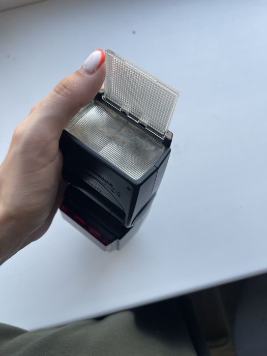 Спалах  Nikon SPEEDLIGHT SB-600 з чохлом