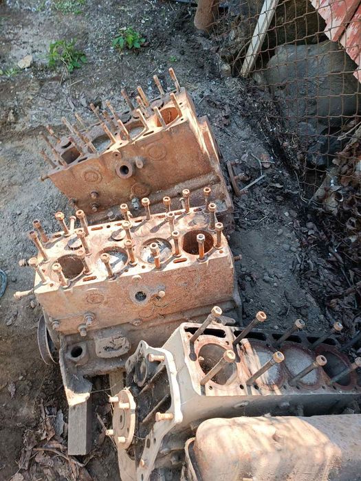 Мотори Газ 24 69 уаз колінвал головка розбераю