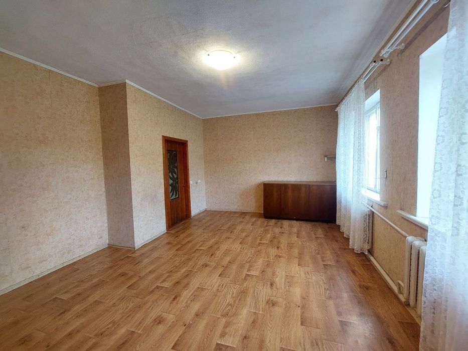 Люботин!Продам часть дома.Центр.