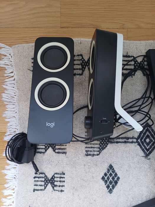 Logitech Z200 2.0 Stereo — Colunas para Monitor/PC
