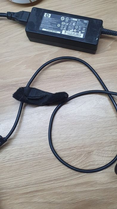 Продам сетевой адаптер для ноутбука нр