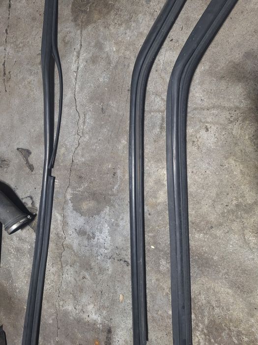 Listwy Dachowe VW Golf II mk2 ładny stan CL GL GT GTD GTI GLI 16V 8V