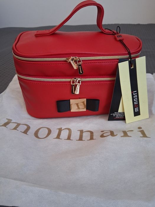 Nowa kosmetyczka Monnari czerwona piętrowa saszetka kuferek