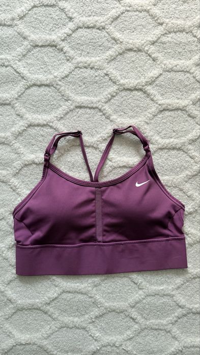 Спортивні топи Nike