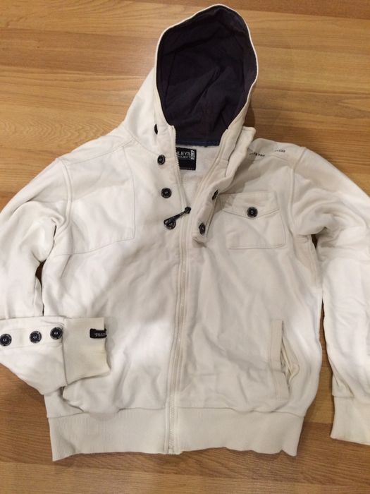 Продам худи ( кофта, свитшот с капюшоном, лонгслив)