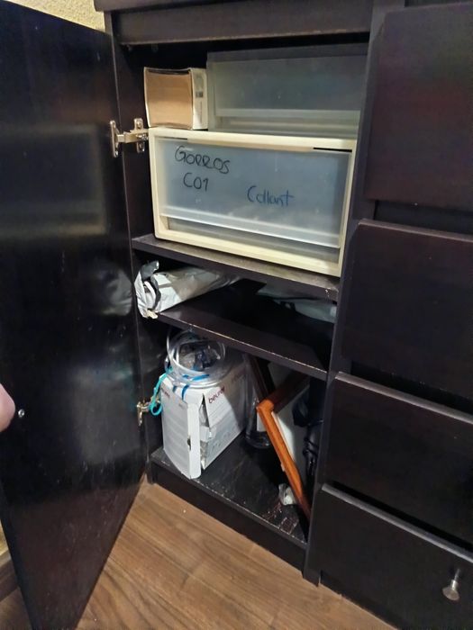 Vendo aparador preto