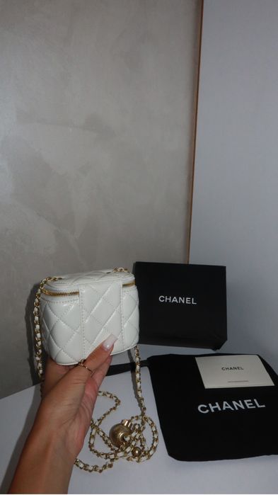 Сумка Chanel mini vanity bag, сумка шанель міні чорна, шанель квадратна маленька, шанель міні біла