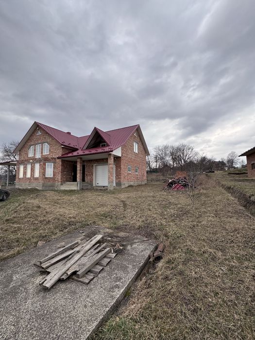 Продається будинок  в мальовничому  місці