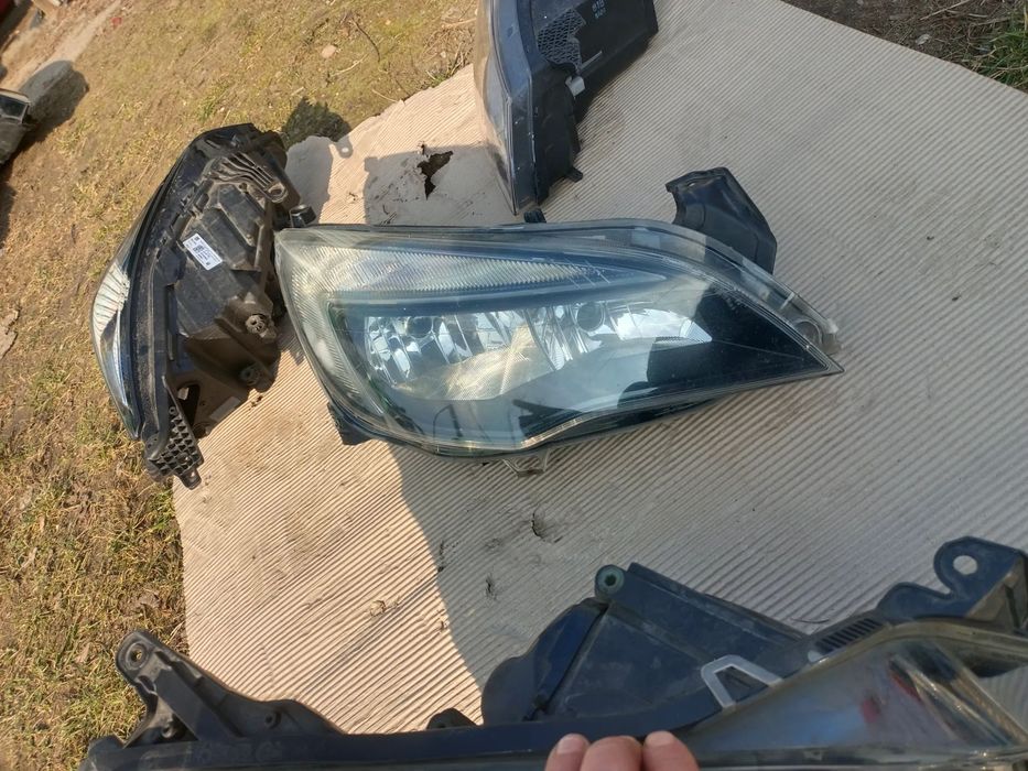Opel Astra J lift lampa prawa przód