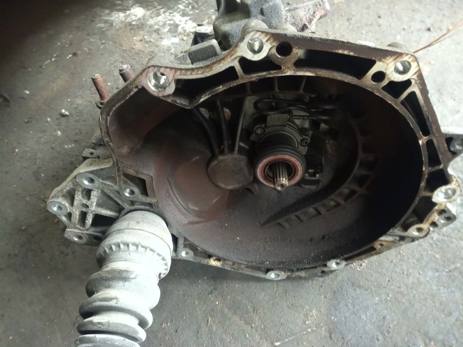 Opel Astra h corsa d skrzynia biegów 1.6 16 v