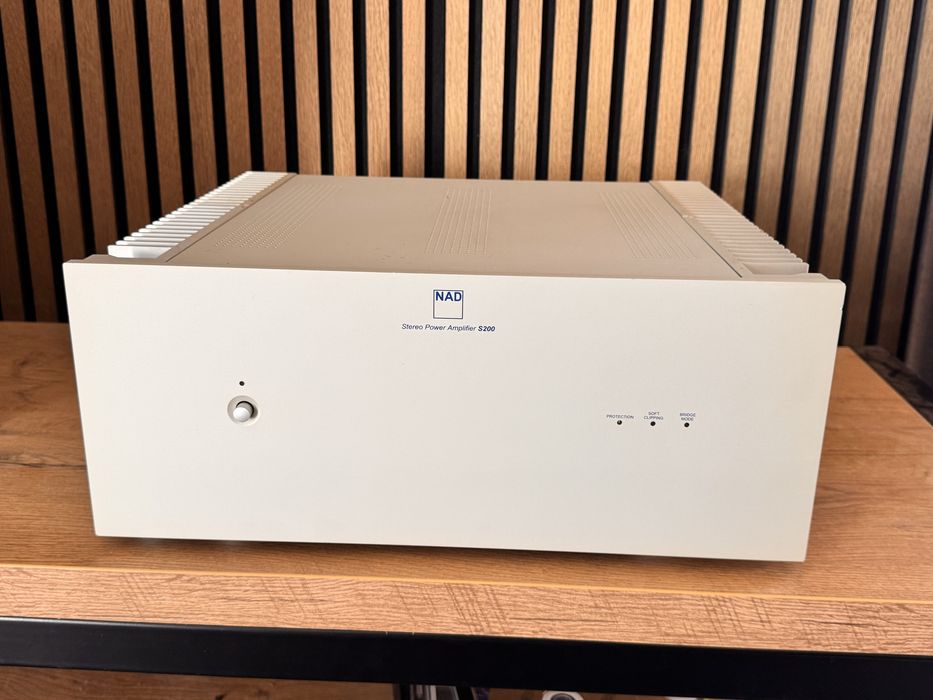 Koncowka mocy NAD s200 silver series 200w