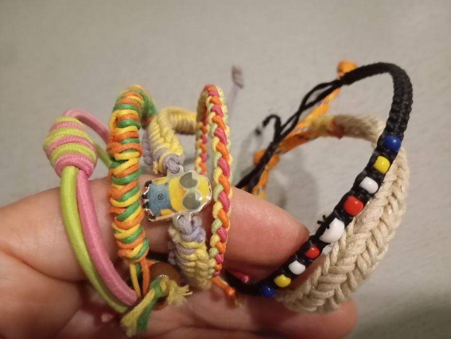 Pulseiras artesanais, bijuteria