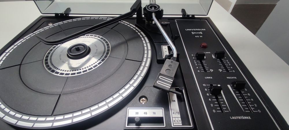 Gramofon UNIVERSUM FWV 101