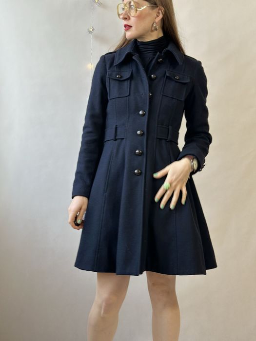 Granatowy rozkloszowany retro płaszcz taliowany granatowy wełna z koła