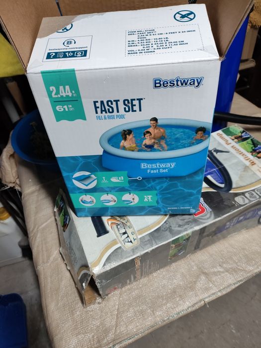 Piscina Bestway 2,44m diâmetro, 61 cm altura- montagem rápida