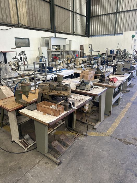 Lote de cerca de 40 Máquinas para indústria téxtil *VENDA URGENTE*