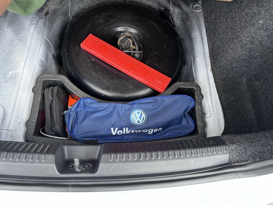 Volkswagen Polo ,1.6 Газ-Бензин 2017