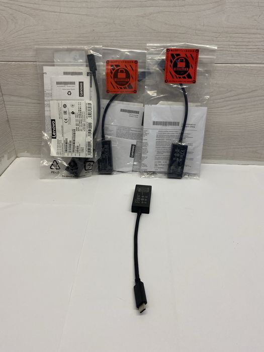 Адаптер Lenovo USB-C to VGA CYPDPTN3393-01 — новий, оригінал