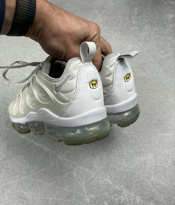 Nike Air Vapormax Plus (26 cm) кросівки оригінал білі 924453-100