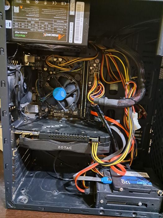 Komputer stacjonarny