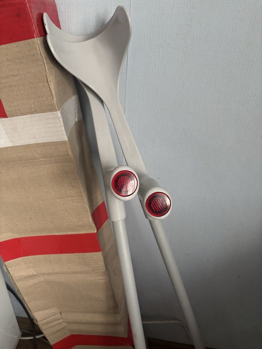 Костилі милиці підлокітні