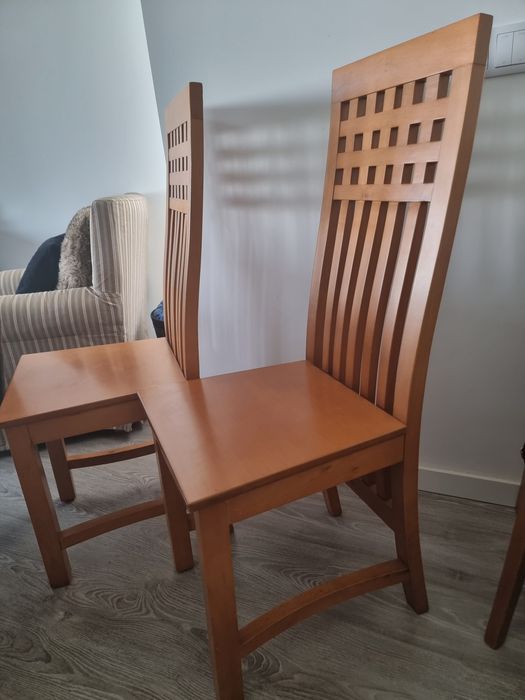 2 cadeiras madeira maciça