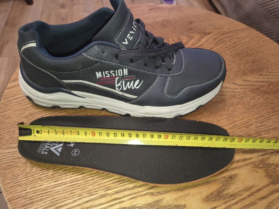 Nowe buty 45 + druga para gratis