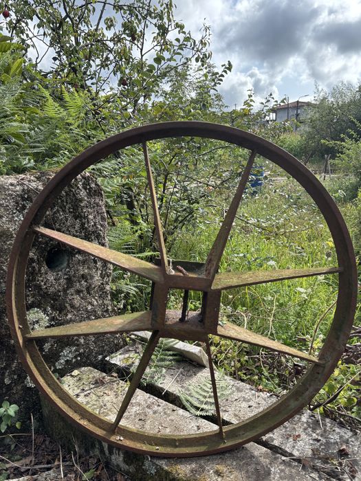 Roda ferro - carro de gado