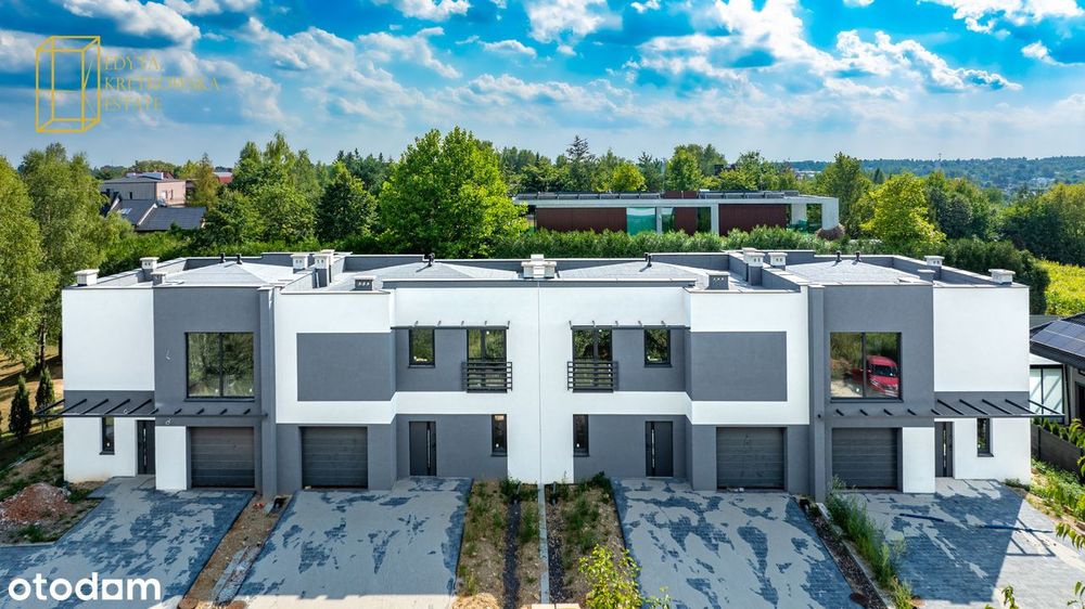 Domy na wzgórzu w zabudowie szeregowej