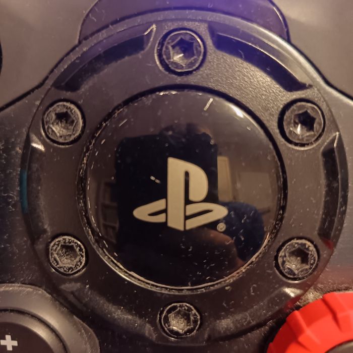 Konsola PlayStation 4 Slim 500gb + kierownica Logitech G29