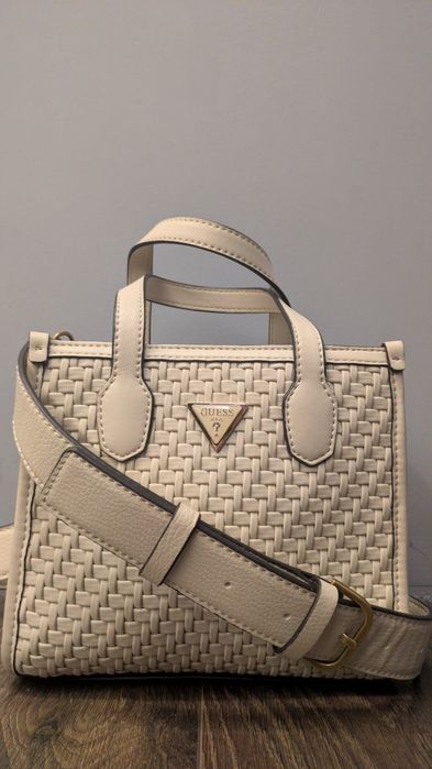 Міні-сумка-тоут Guess Silvana Woven Mini Tote.