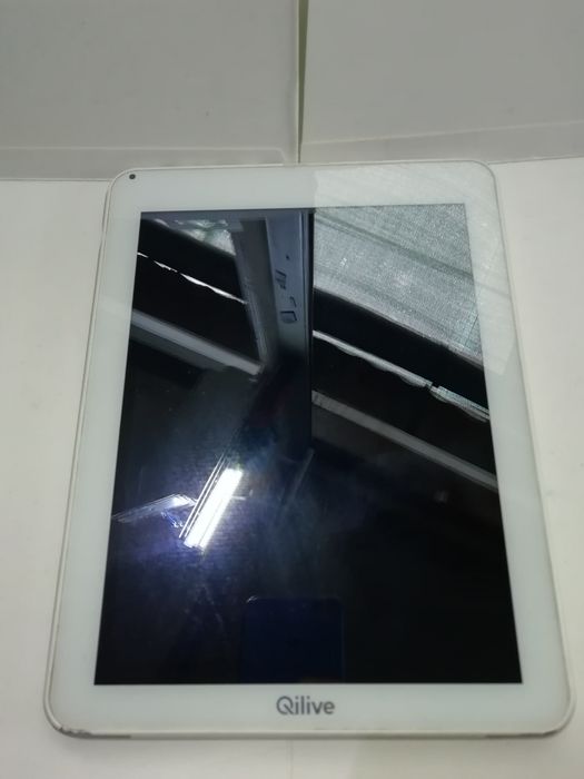 Планшет Qilive AC97BPL  (Yuan 8 дюймов) .