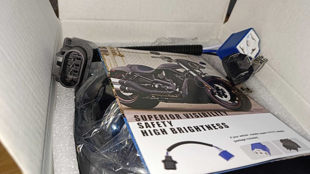 lampa reflektor okrogła led samochodowa / motorowa