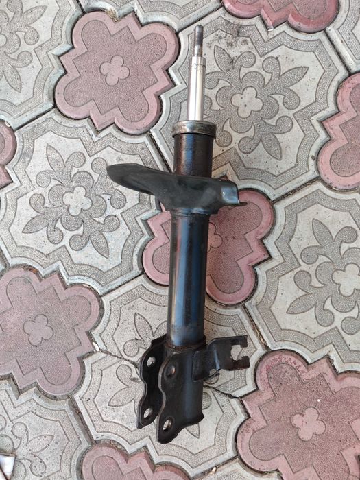 Амортизатор Tokico b3220 R