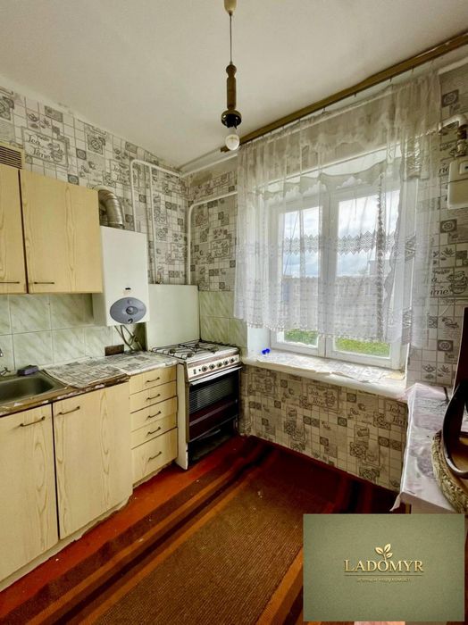 Продаж / Квартира / Заводська, Оженін