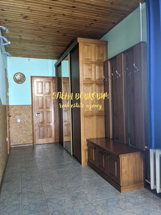 Просторий Сімейний Будинок з Ділянкою в Крихівцях!