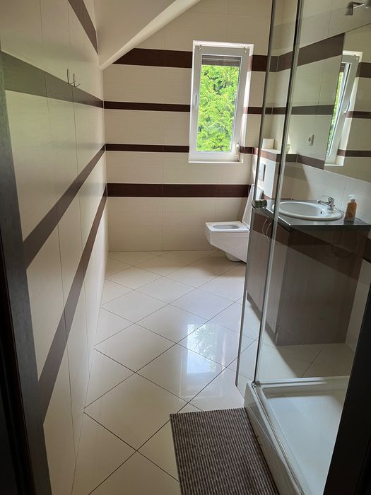 Okuninka pokoje, apartamenty