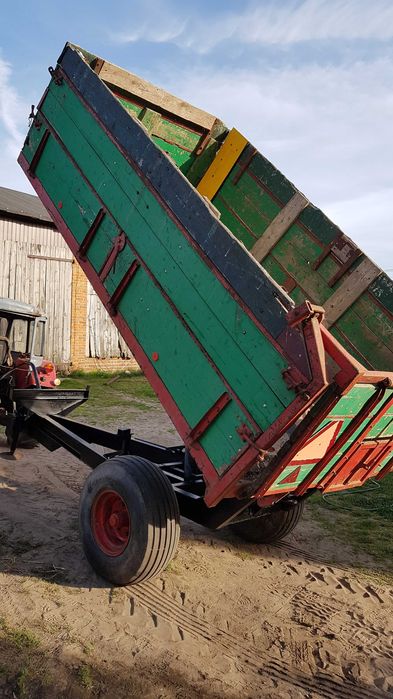 Przyczepa wywrotka 4 tonowa. 1 oś. transport