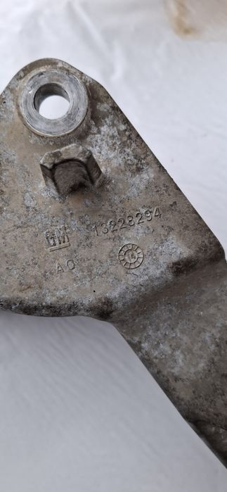 Кріплення опори АКПП опель інсигнія